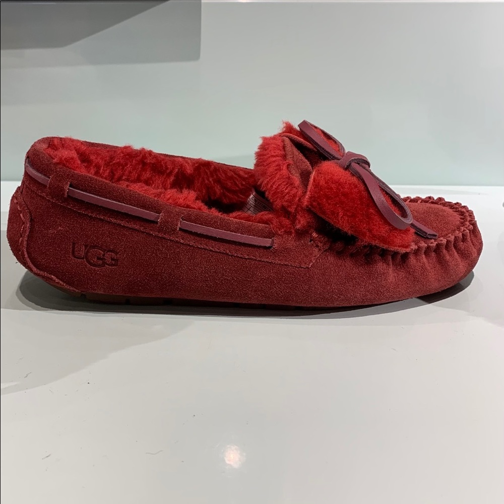 UGG Dakota Double Bow Moccasin - Picture 9 of 12